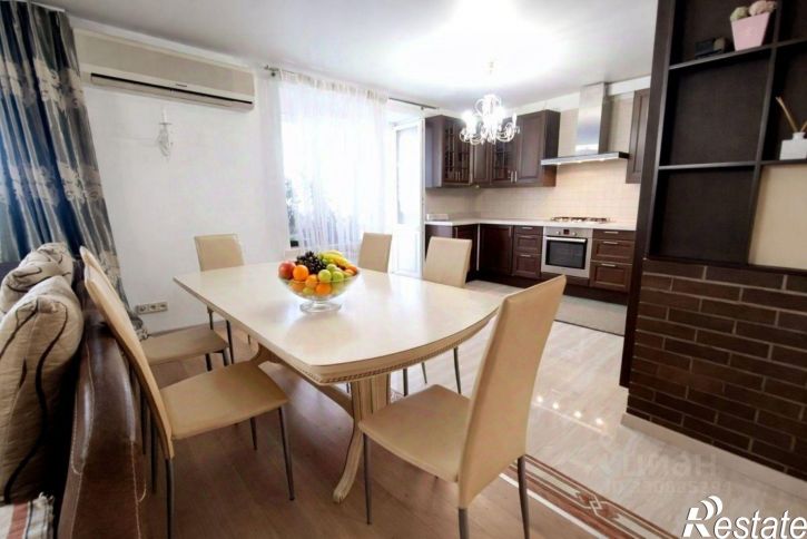 4-комн квартира улица Братьев Коростелёвых, 81,  д. 81
