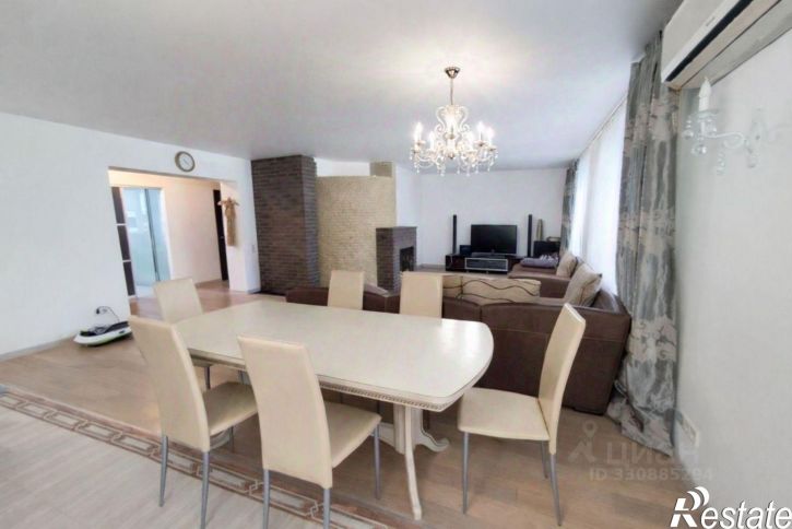 4-комн квартира улица Братьев Коростелёвых, 81,  д. 81