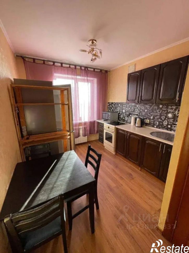 2-комн квартира улица Георгия Димитрова, 180,  д. 180