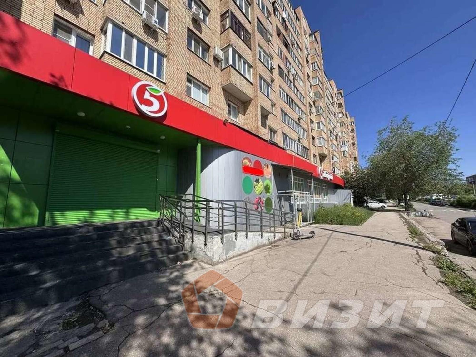 Сдать торговое помещение за 325 000 рублей на Мориса Тореза улица, 105А