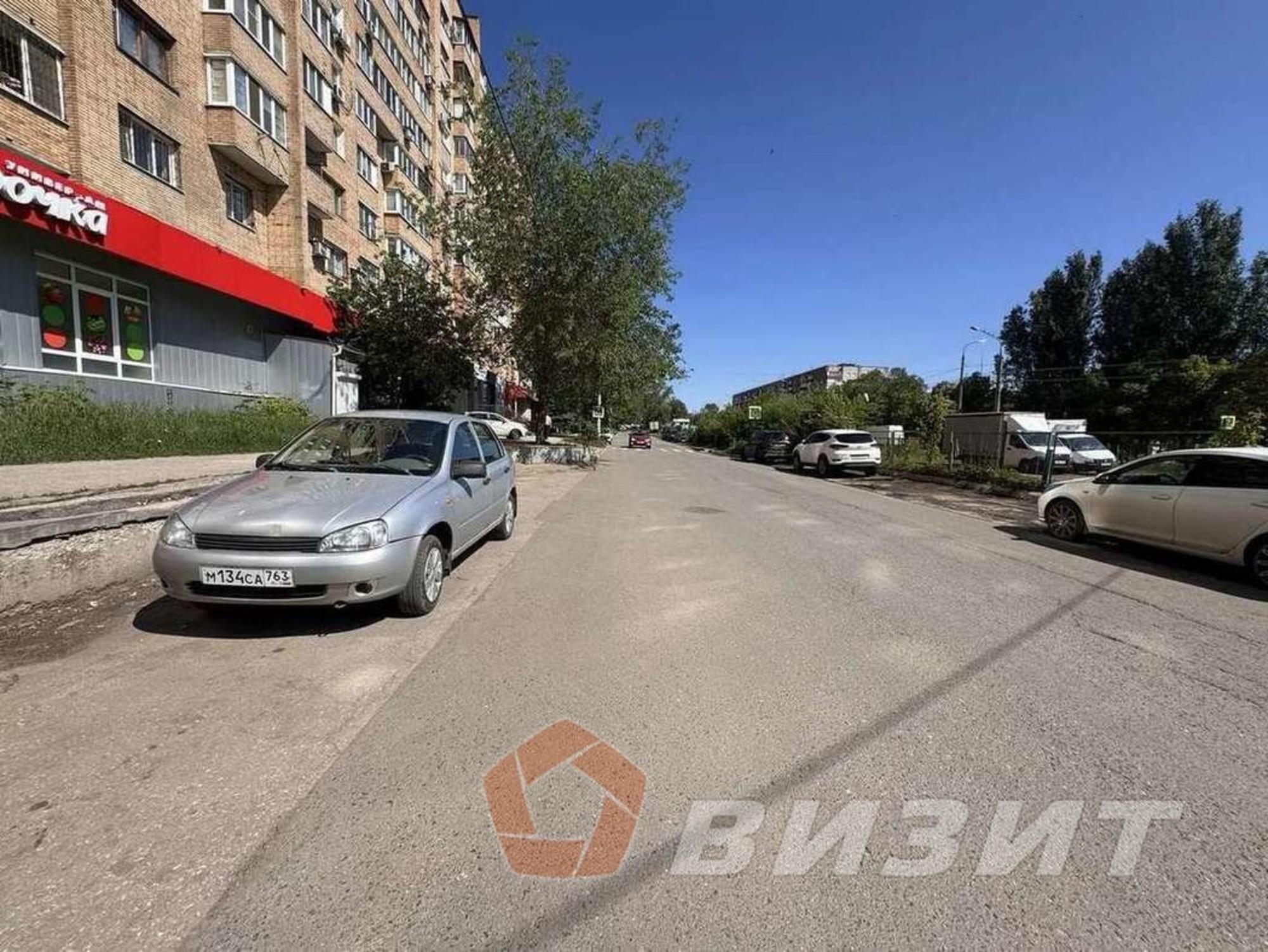 Сдать торговое помещение за 325 000 рублей на Мориса Тореза улица, 105А