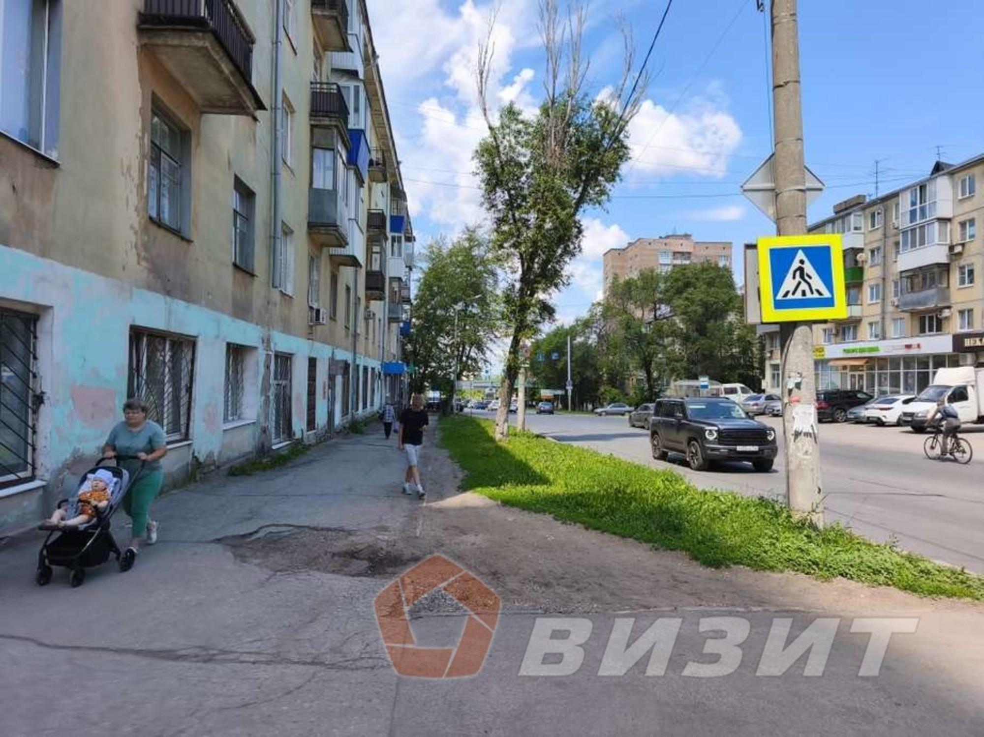 Сдать торговое помещение за 65 000 рублей на Советской Армии улица, 216