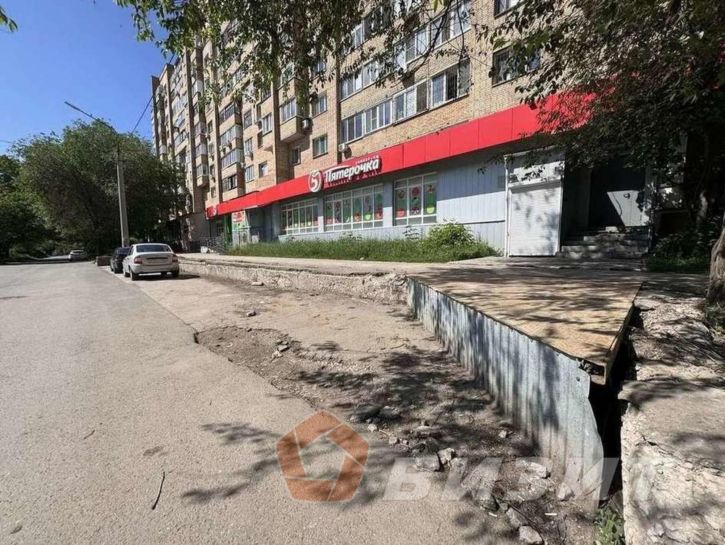 Торговое помещение Мориса Тореза улица, 105А