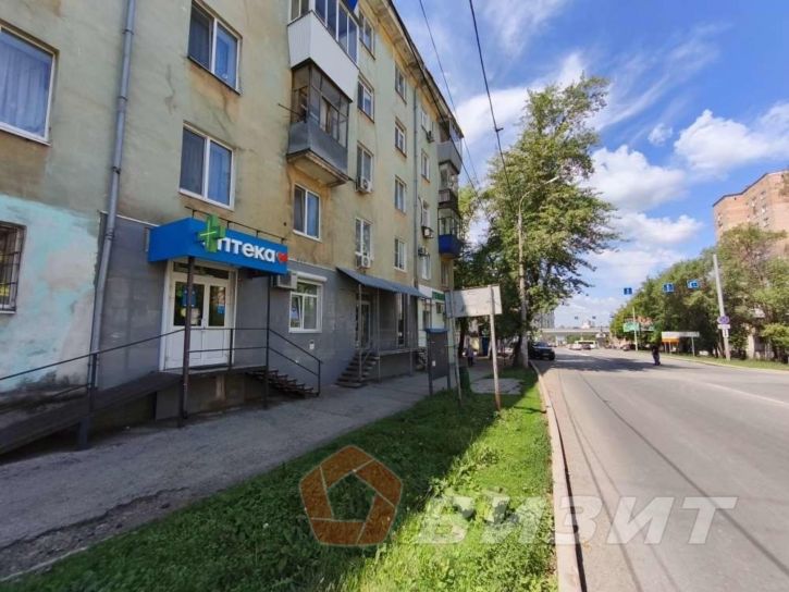 Торговое помещение Советской Армии улица, 216