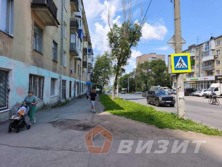 Торговое помещение Советской Армии улица, 216