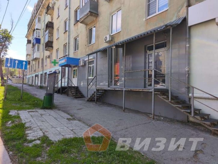 Торговое помещение Советской Армии улица, 216