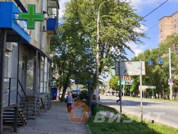Торговое помещение Советской Армии улица, 216