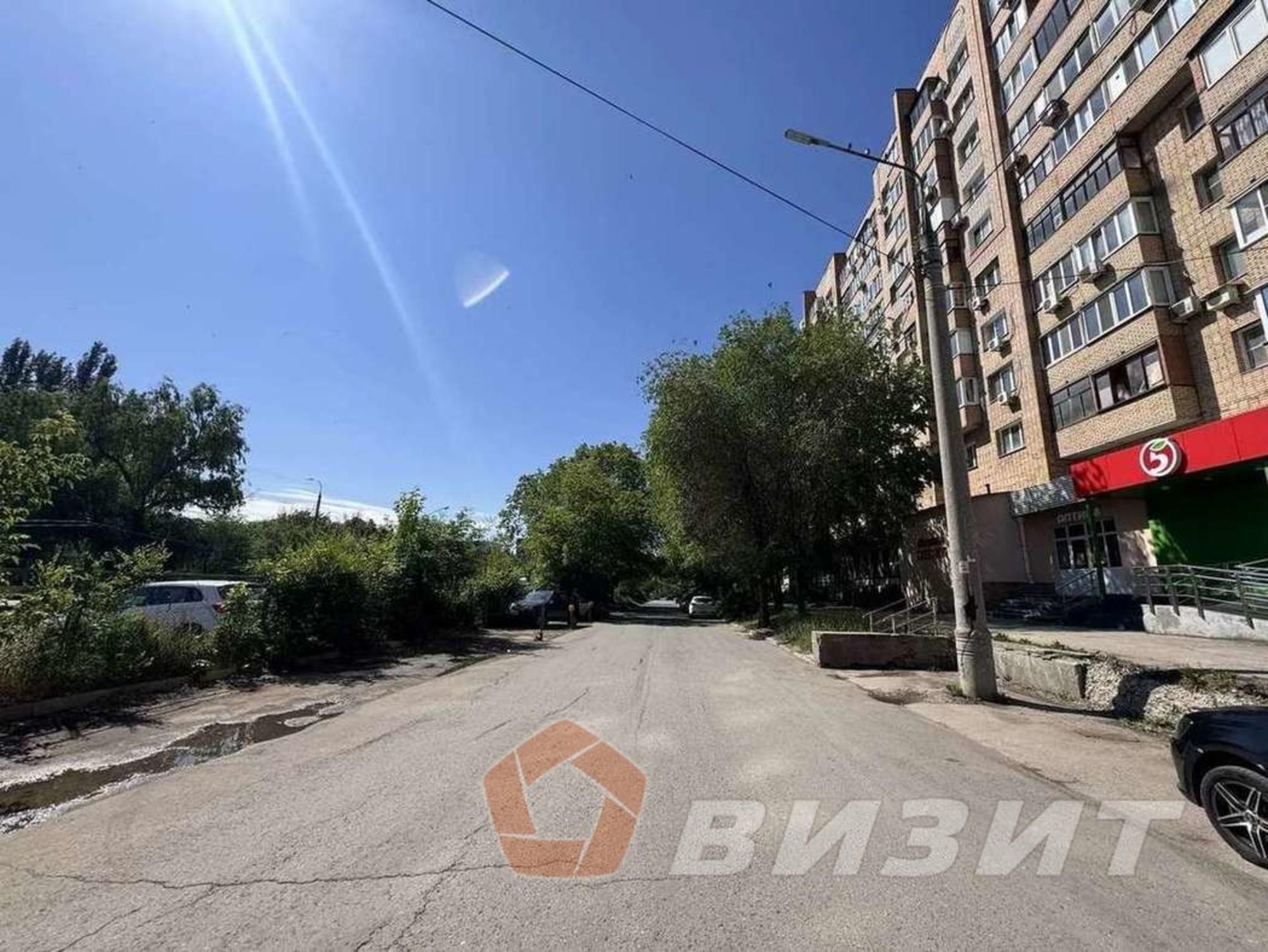 Сдать торговое помещение за 325 000 рублей на Мориса Тореза улица, 105А