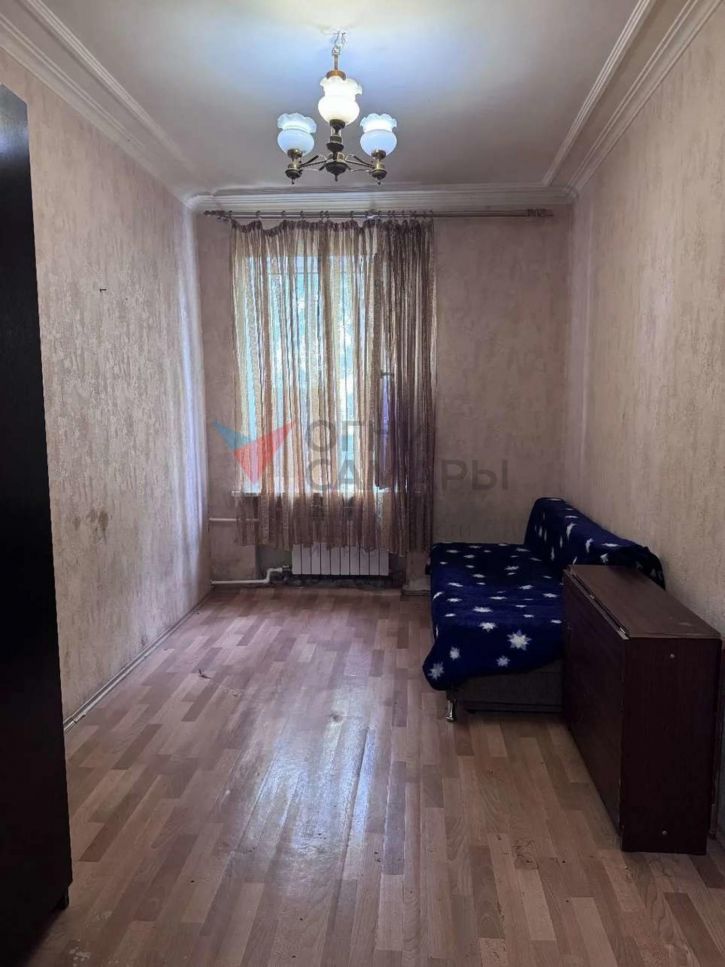 2-комн квартира Строителей улица, 22