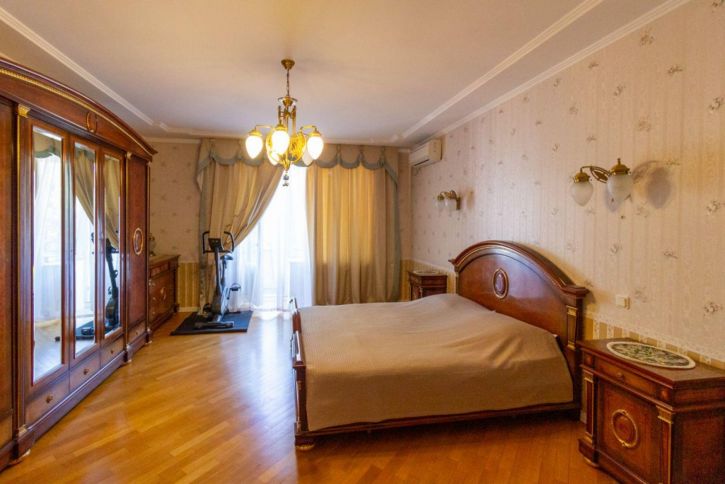 3-комн квартира Степана Разина улица, 101