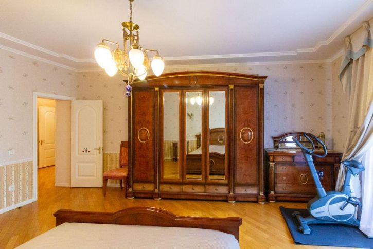 3-комн квартира Степана Разина улица, 101