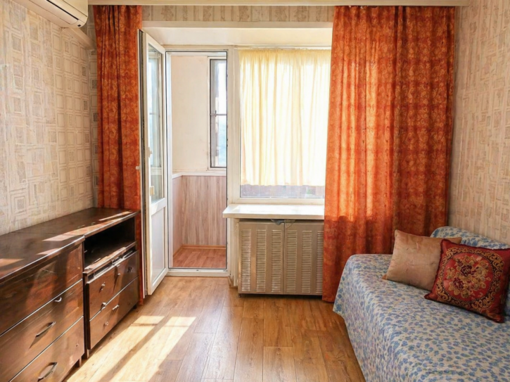 2-комн квартира Свободы улица, 228