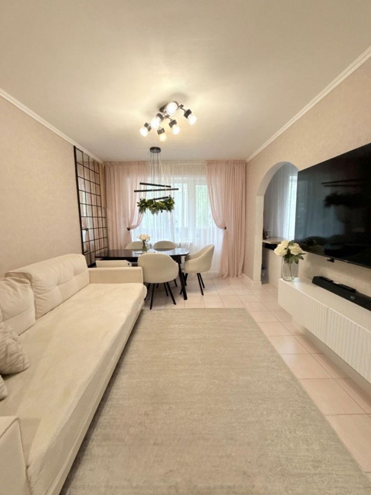 4-комн квартира Георгия Димитрова улица, 94