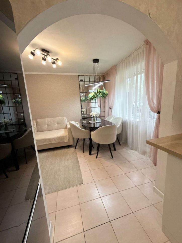 4-комн квартира Георгия Димитрова улица, 94