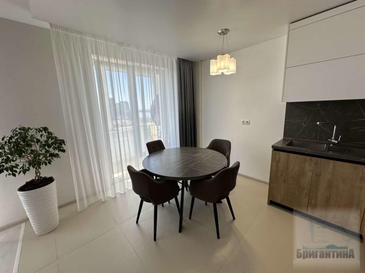 2-комн квартира Ново-Садовая улица, 106м