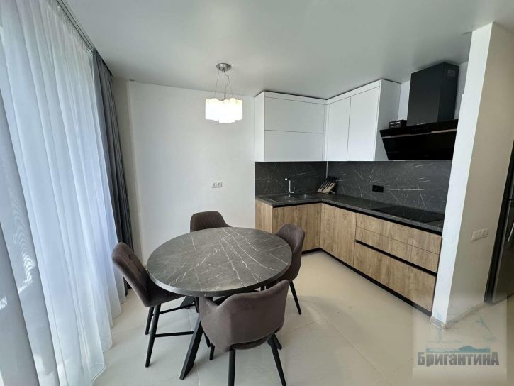 2-комн квартира Ново-Садовая улица, 106м