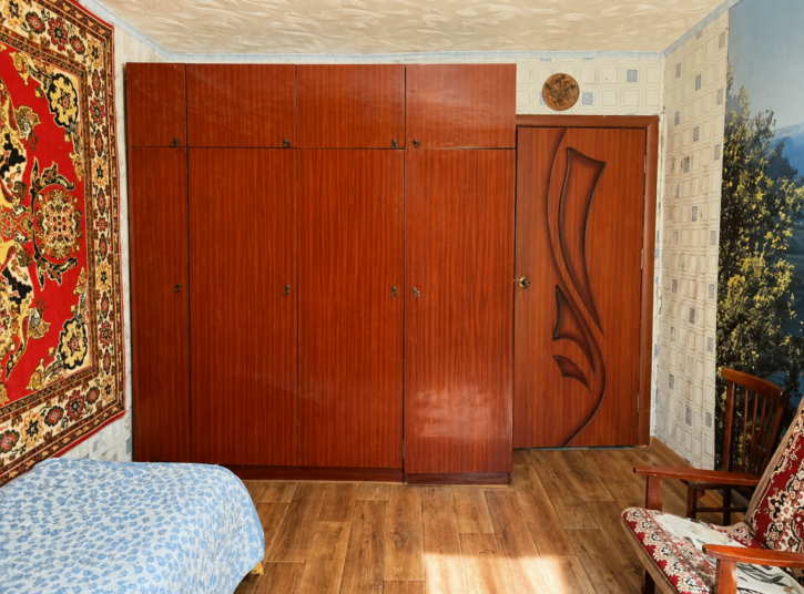 2-комн квартира Свободы улица, 228