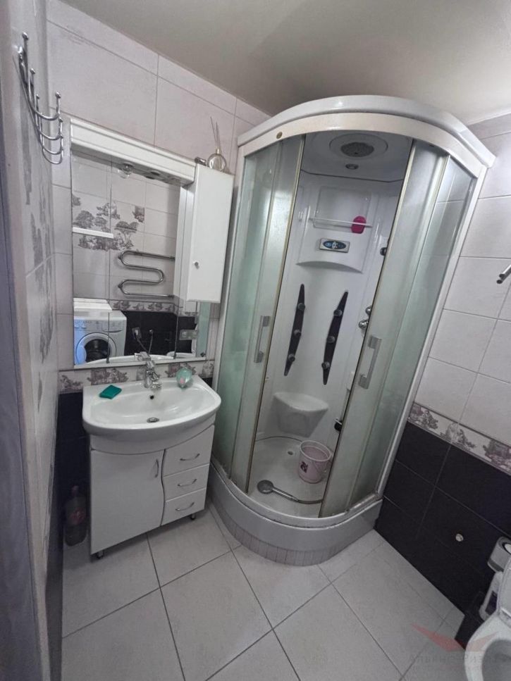 1-комн квартира Карбышева улица, 61ка