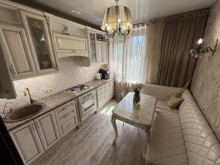 3-комн квартира Металлургов проспект, 33