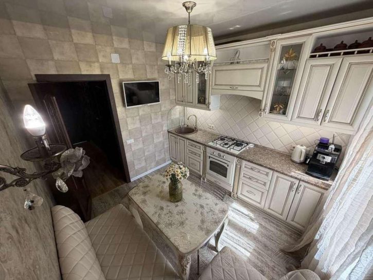 3-комн квартира Металлургов проспект, 33