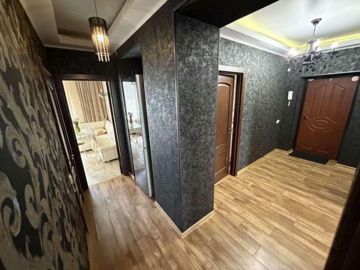 3-комн квартира Металлургов проспект, 33