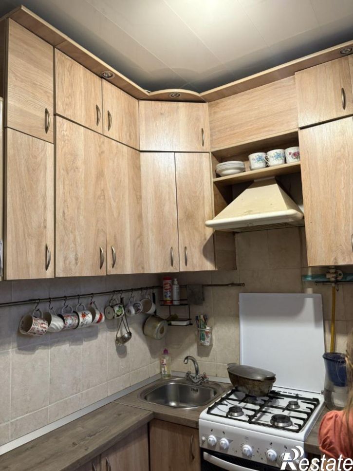 2-комн квартира 11-й кв-л, 18,  д. 18