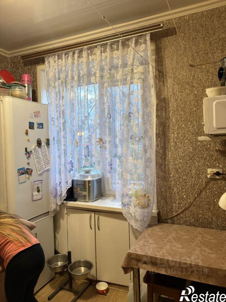 2-комн квартира 11-й кв-л, 18,  д. 18
