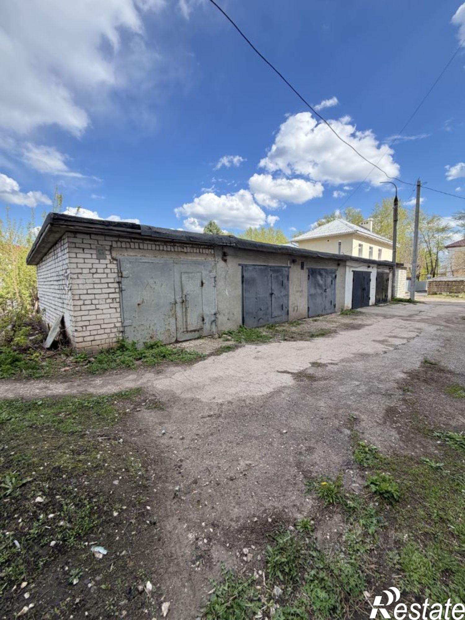 Купить гараж, место в паркинге за 850 000 рублей на 2-й кв-л, 45