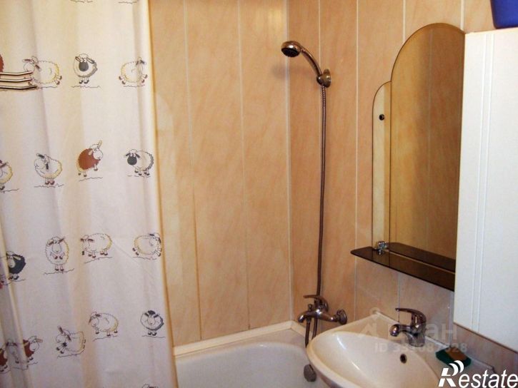2-комн квартира Революционная улица, 50,  д. 50