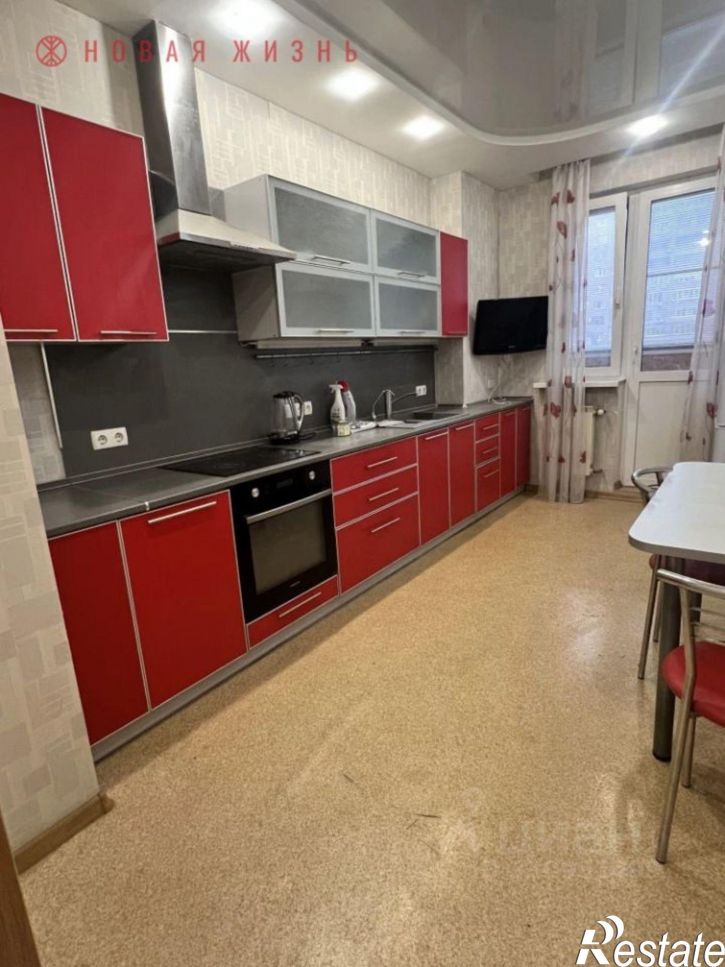 2-комн квартира Революционная улица, 4,  д. 4