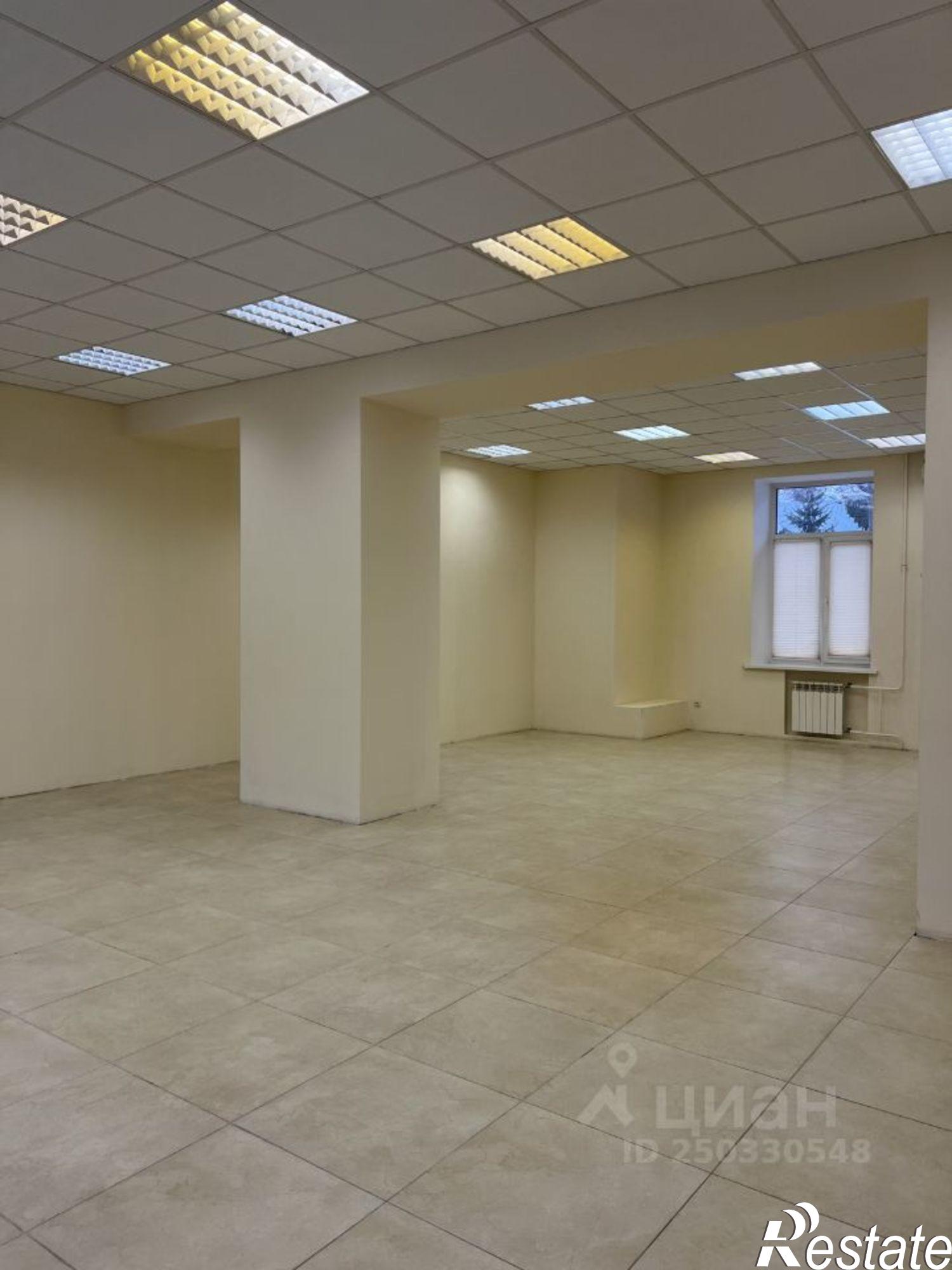 Сдать торговое помещение за 120 000 рублей на проспект Металлургов, 89