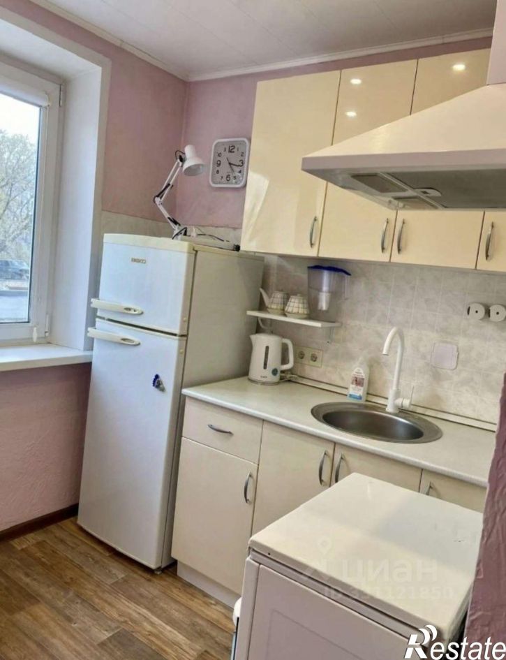 2-комн квартира улица Николая Панова, 15,  д. 15