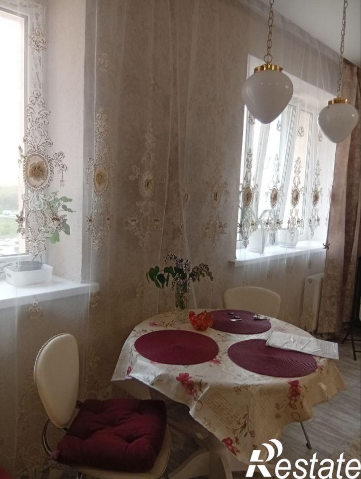 3-комн квартира Осетинская, 2