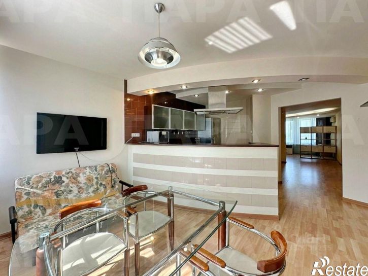 3-комн квартира улица Алексея Толстого, 122,  д. 122