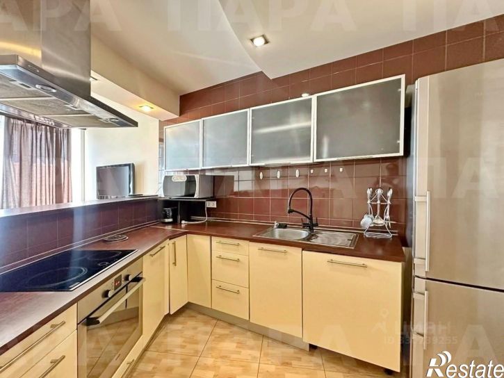 3-комн квартира улица Алексея Толстого, 122,  д. 122