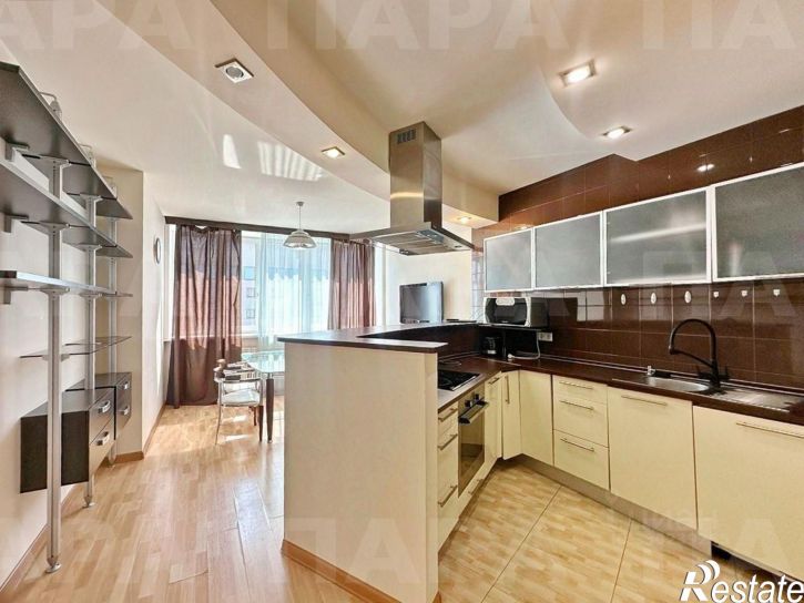 3-комн квартира улица Алексея Толстого, 122,  д. 122
