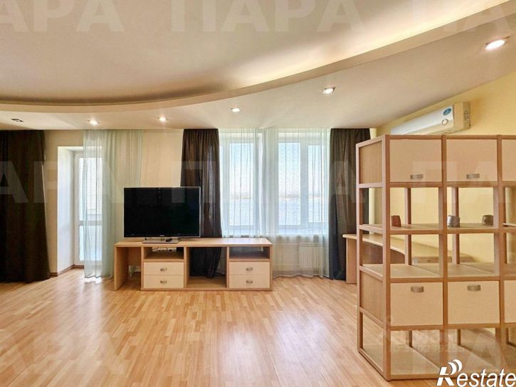 3-комн квартира улица Алексея Толстого, 122,  д. 122