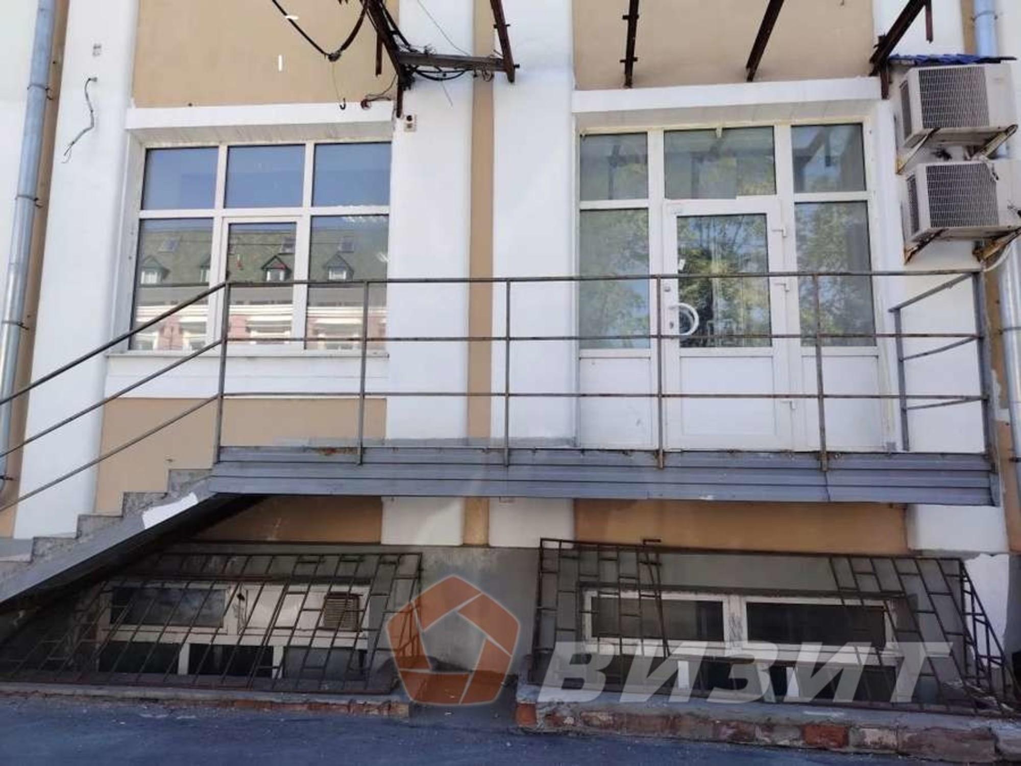Сдать торговое помещение за 218 500 рублей на Фрунзе улица, 100