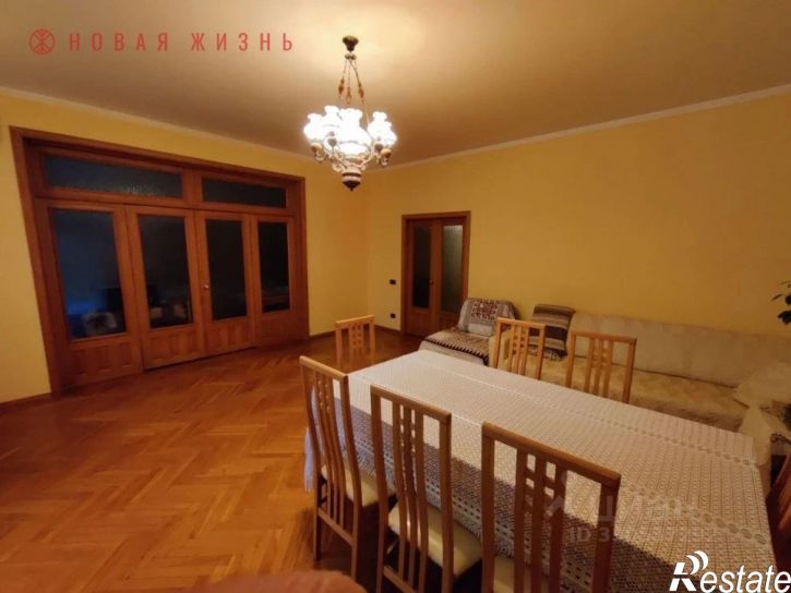 5-комн квартира улица Фрунзе, 142,  д. 142