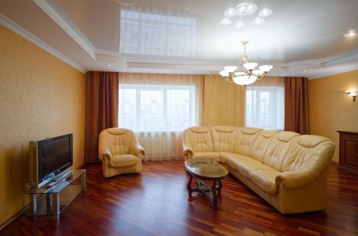3-комн квартира Алексея Толстого улица, 122