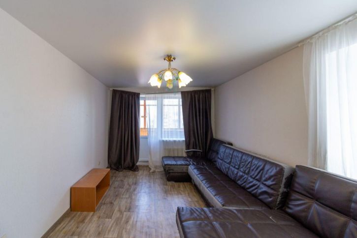 3-комн квартира Кирова проспект, 304