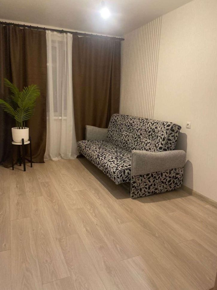 3-комн квартира Зои Космодемьянской улица, 4