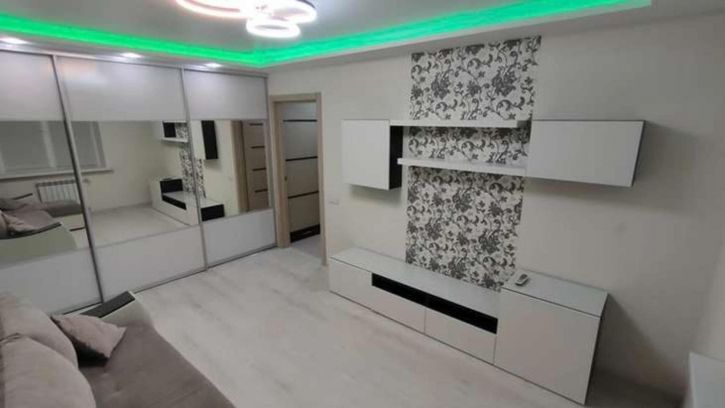 2-комн квартира Ивана Финютина бульвар, 50