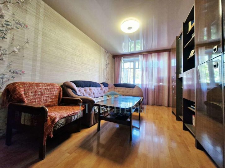 4-комн квартира Промышленности улица, 309