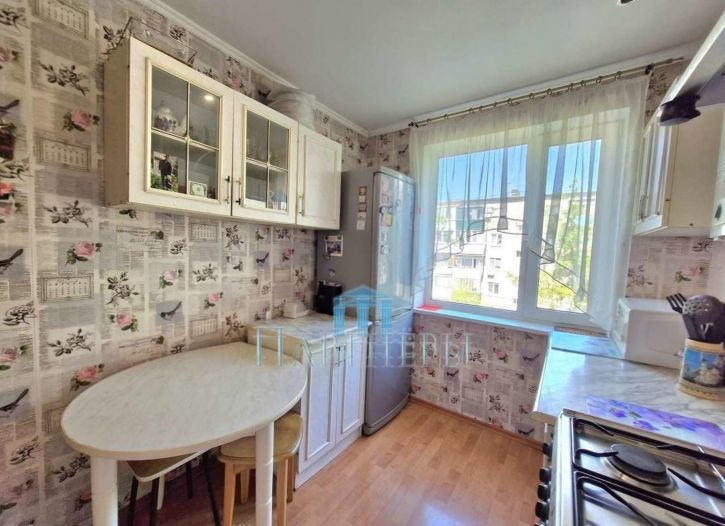 4-комн квартира Промышленности улица, 309