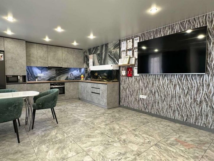 3-комн квартира 1-й квартал, 42