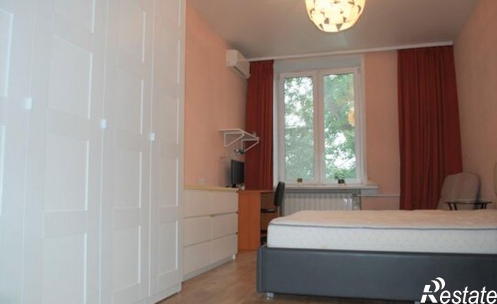 2-комн квартира проспект Кирова, 40,  д. 40