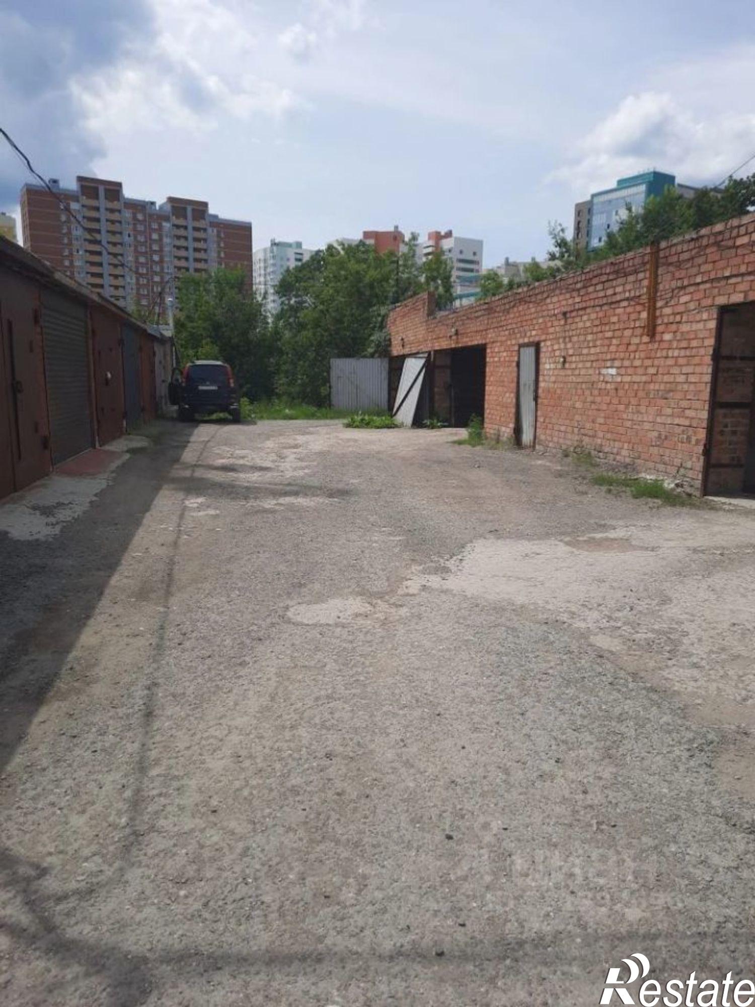 Сдать гараж, место в паркинге за 6 501 рублей на ул Солнечная, 44
