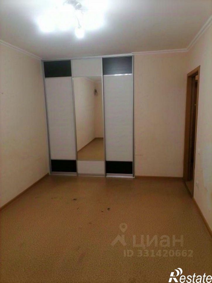 1-комн квартира улица Евгения Золотухина, 42,  д. 42