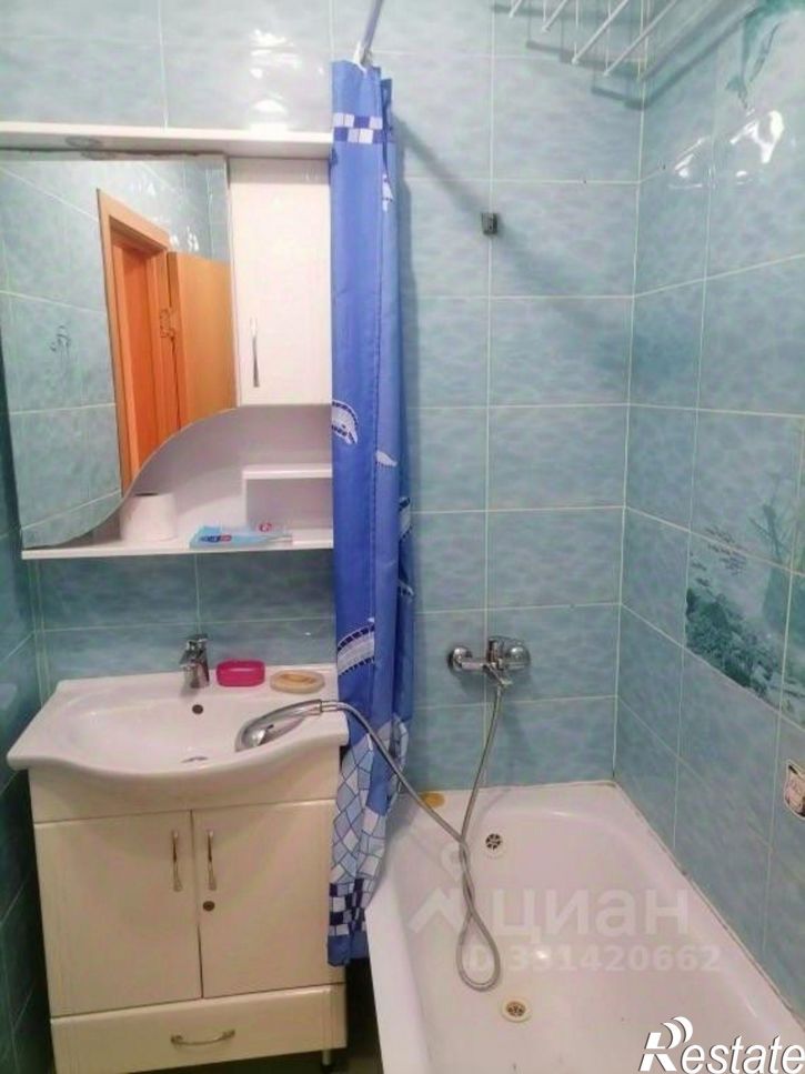 1-комн квартира улица Евгения Золотухина, 42,  д. 42